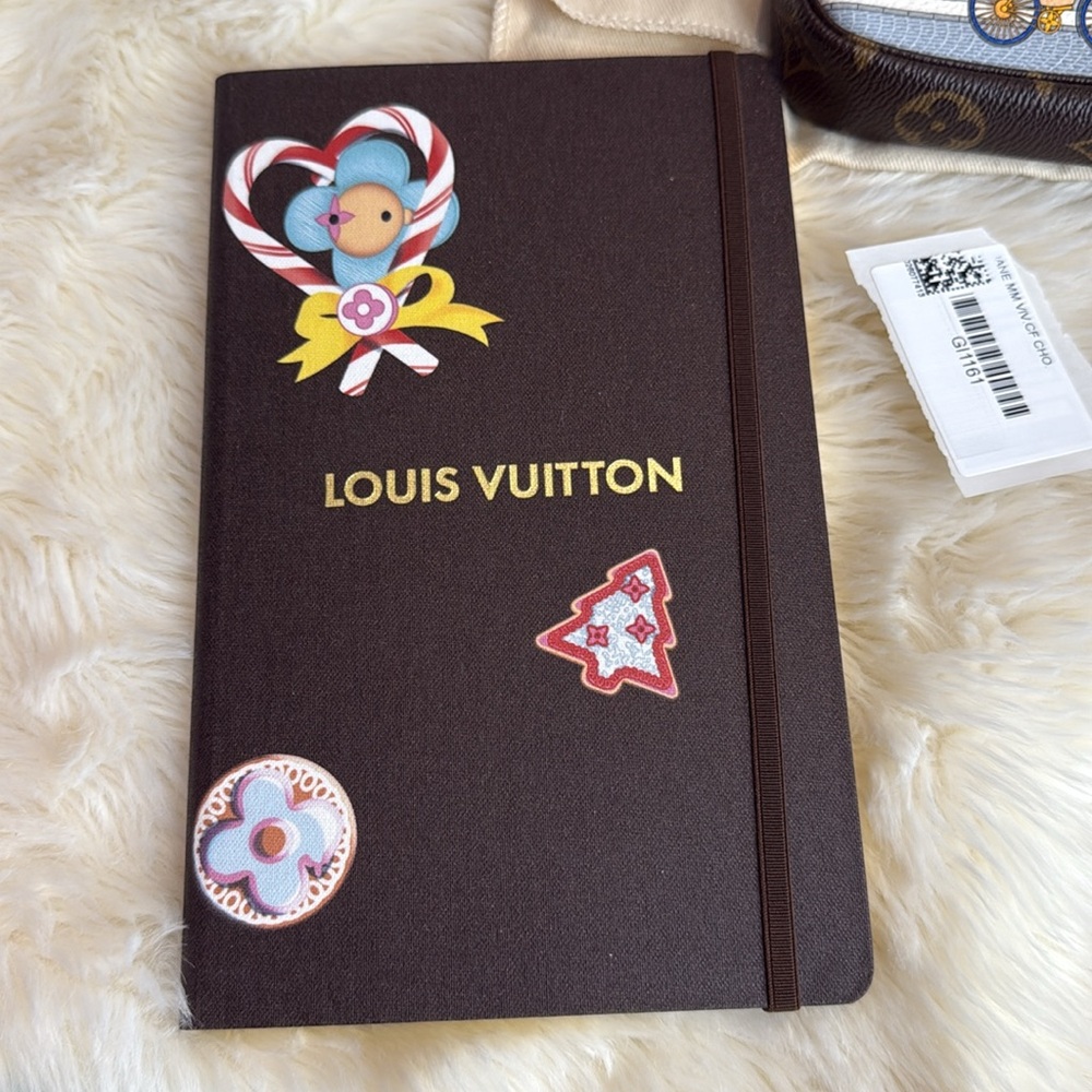 NWT Louis Vuitton Paris Holiday Limited Edition Vivienne Notebook agenda